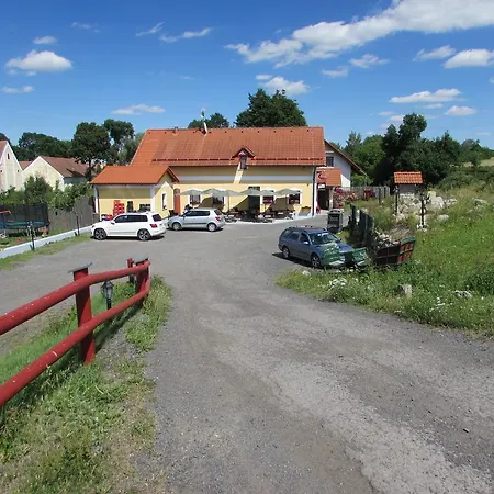 Kamenny Dvur * Frantiskovy Lazne